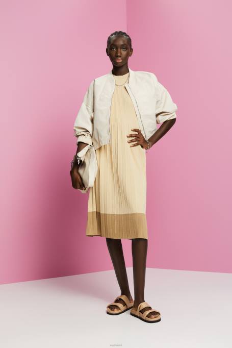 Esprit Kleidid naised helebeež plisseeritud ja varrukateta kaelusega maksikleit Z24R125